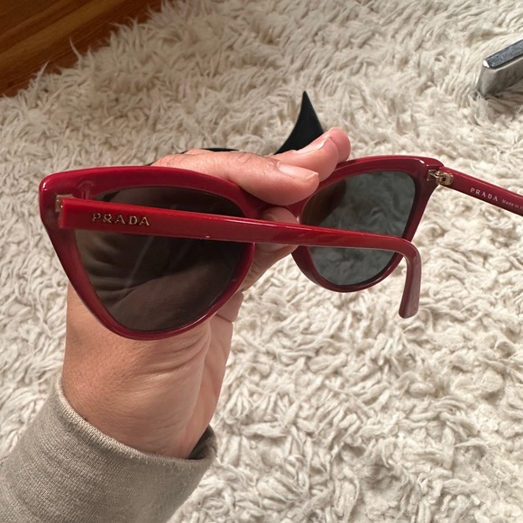 Prada red glasses - Picture 2 of 2